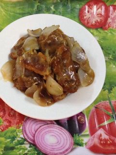 Hình của món Cánh gà chiên sốt hành tây.