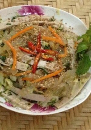Hình của món Gỏi sứa chả lụa.