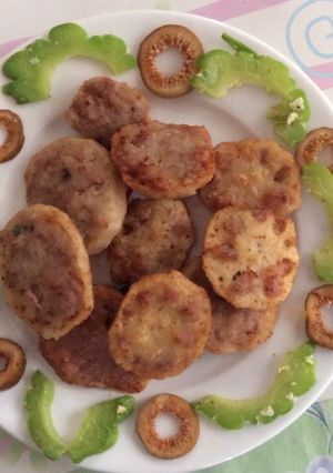 Hình của món Củ sen nhồi thịt xay.