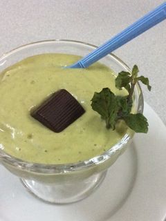 Hình của món Sinh tố chuối bơ và bạc hà .
