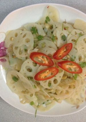 Hình của món Củ sen làm gỏi .