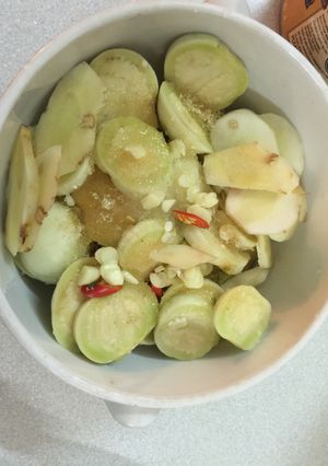 Hình của món Cà pháo muối xổi.