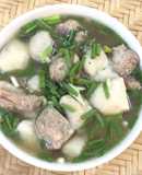 Canh khoai sọ hầm sườn non 