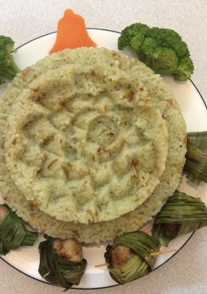Hình của món Cơm gà lá dứa ( lá cơm nếp).