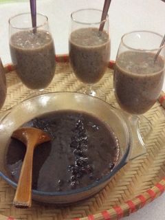 Hình của món Sinh tố củ sen và đậu đen.