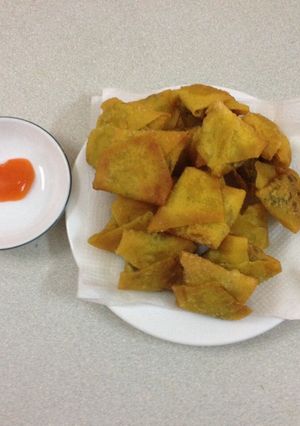 Hình của món Bánh hoành thánh chiên giòn.