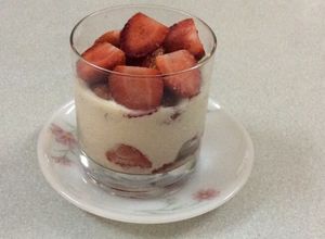 Hình của món Sữa chua dâu tươi.