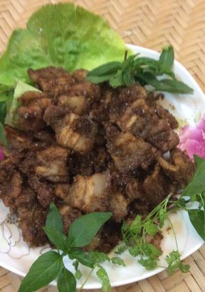Hình của món Thịt ba chỉ rim mắm tôm.