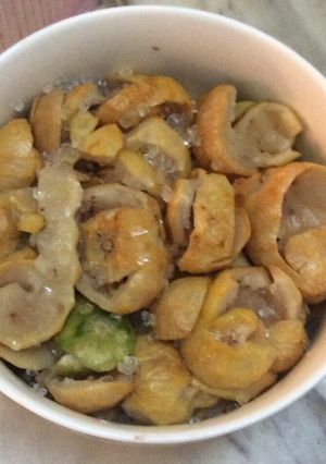 Hình của món Sấu chín dầm đường phèn.