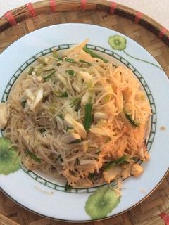 Hình của món Bún gạo xào ghẹ.