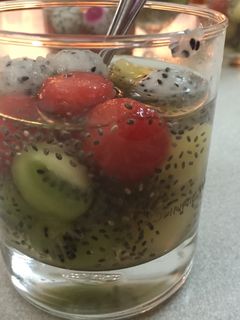 Hình của món Sinh tố 4 màu với hạt chia.