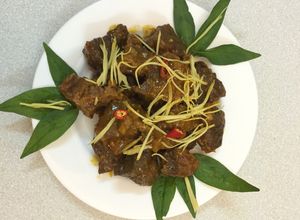 Hình của món Bắp, nạm bò kho sả gừng.