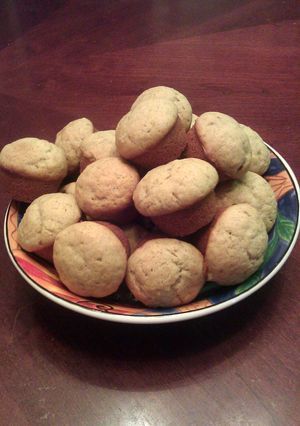 A picture of banana mini muffins.