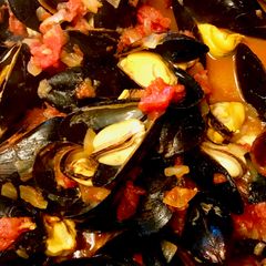 A picture of Indian Spiced PEI Mussels.