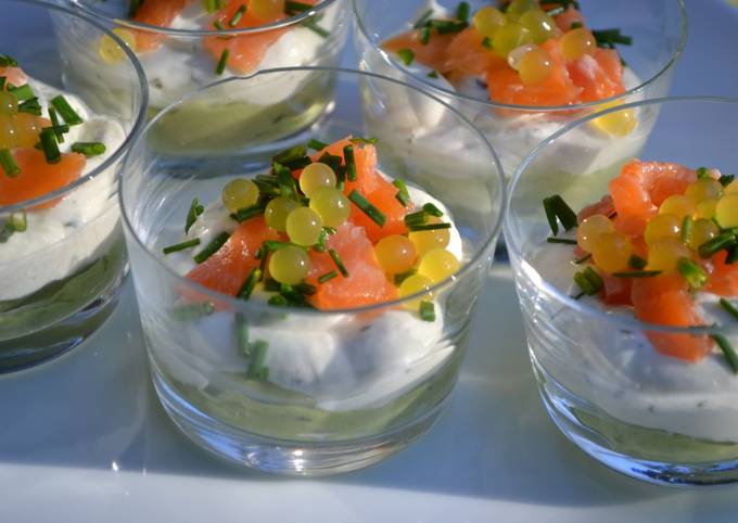 Verrine saumon Boursin avocat et perles de saveurs au citron & poivre