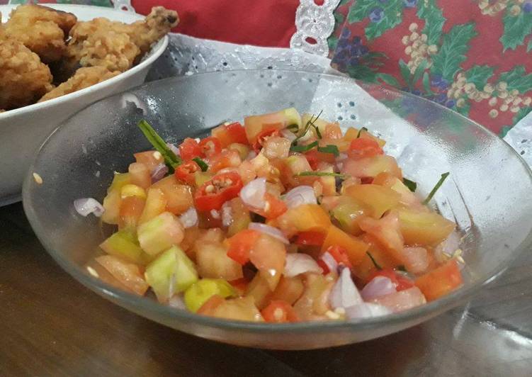 Bagaimana Membuat Sambal Dabu-Dabu Daun Jeruk yang Lezat