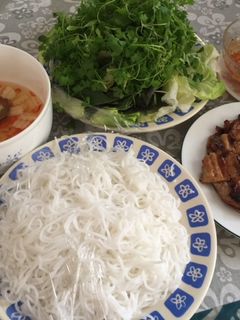 Hình của món Bún thịt nướng .