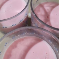 A picture of Milk rose.