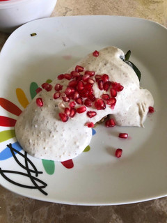 Una foto de Chiles en nogada