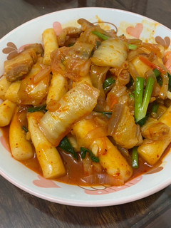 泡菜豬肉炒年糕 的食譜成品照片