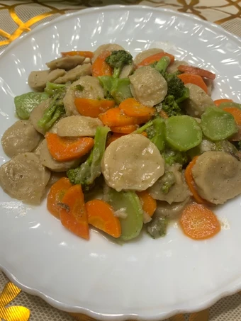 Cara Mudah Menyiapkan Resep Capcay sayur brokoli wortel bakso yang Lezat Sekali Anti Ribet, Menggugah Selera