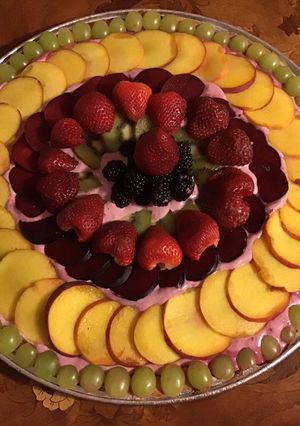 A picture of California Farm Fruit Pizza.