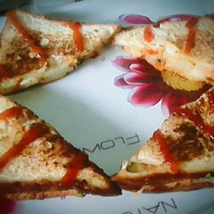 A picture of Khatta mitha sandwich.