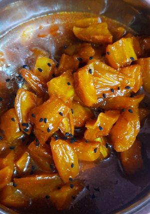 कच्चे आम की लौंजी (kacche aam ki launji recipe in Hindi) रेसिपी मुख्य फोटो