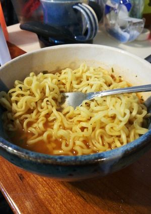 A picture of Spicy Siracha Ramen.