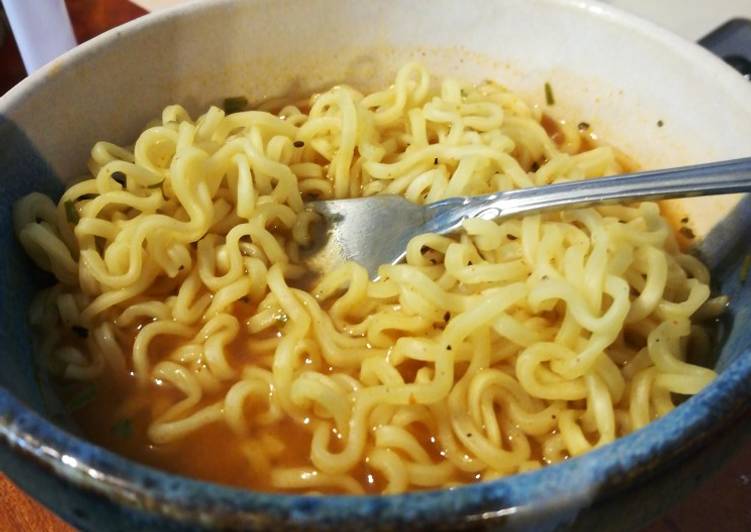 Steps to Prepare Perfect Spicy Siracha Ramen