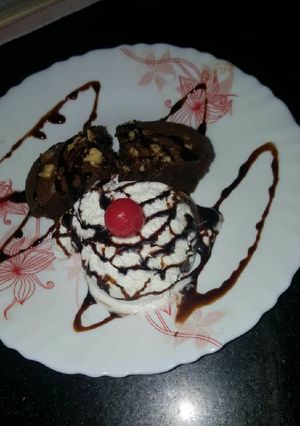 A picture of Brownie with ice cream.