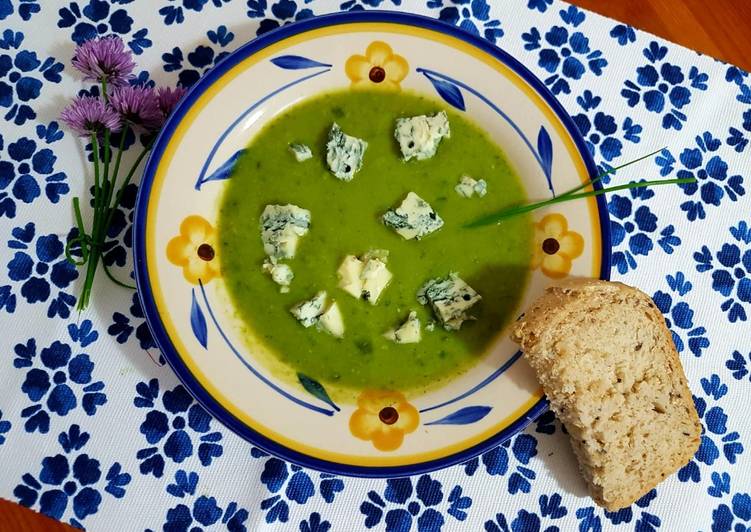 Crema di zucchine e piselli con gorgonzola