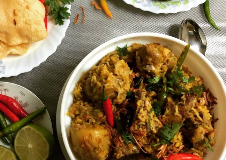Step-by-Step Guide to Prepare Favorite Mangshor Bhuna Khichuri (Mutton Khichdi - Bengali Style)