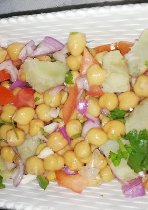 A picture of Chana chat.