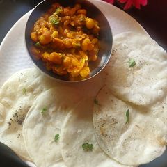 A picture of Mini Rice Pathiri.