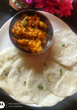 A picture of Mini Rice Pathiri.
