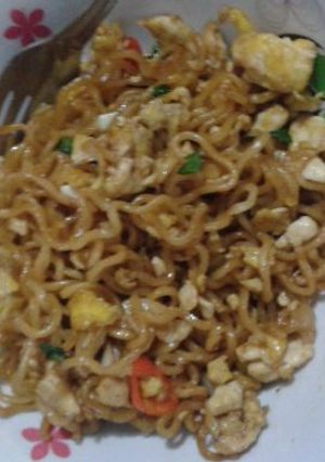 Foto resep Mie Rebus S*permi Jadi Goreng Pedas?