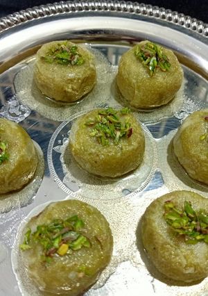 પિસ્તા ઘારી રેસીપી મુખ્ય ફોટો
