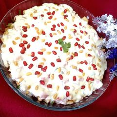 A picture of Fatteh salad.