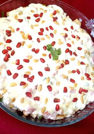 A picture of Fatteh salad.