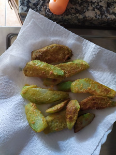 Una foto de Chuchu (o chayotera) estilo patatas gajo
