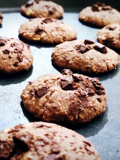 A picture of Choco wheat oats cookies.