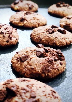 A picture of Choco wheat oats cookies.