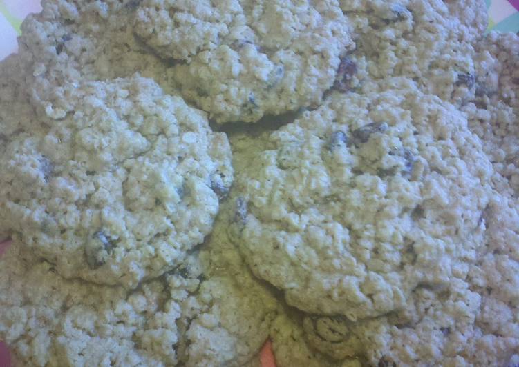 Major's chewy oatmeal cookies