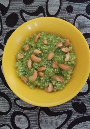 A picture of Raw papaya halwa.