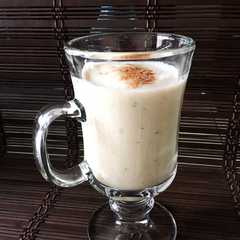 Una foto de Jugo de manzana y avena