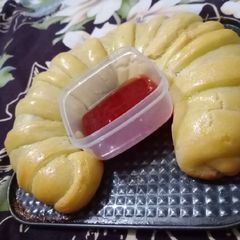 A picture of Chicken bread without oven.