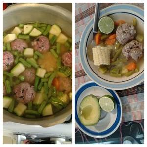 Caldo de albóndigas