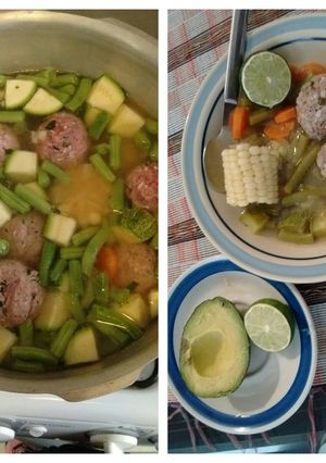 Una foto de Caldo de albóndigas