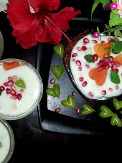 मिक्स फ्रूट्स रायता(mix fruit raita recipe in hindi) रेसिपी मुख्य फोटो